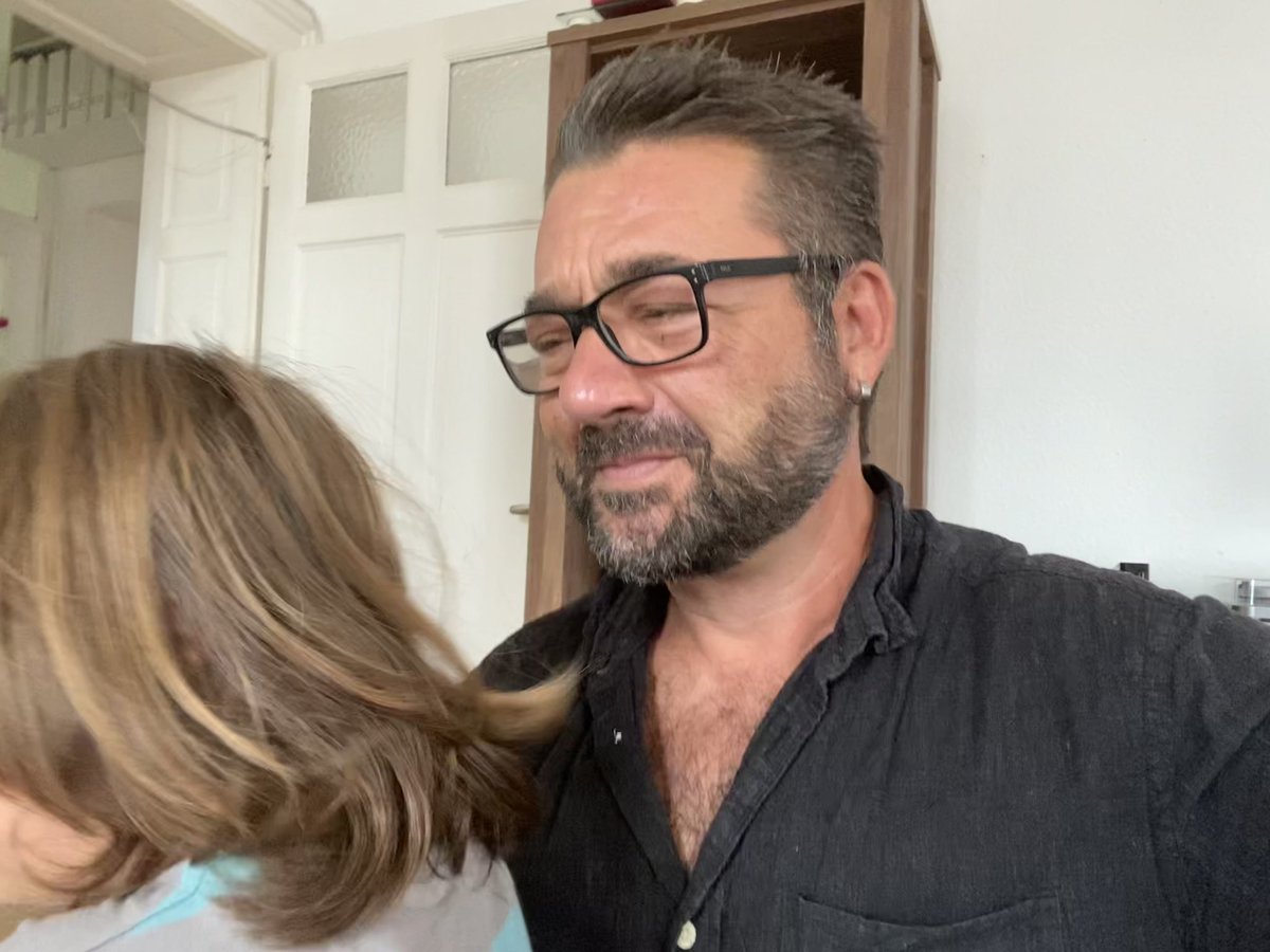 Acerakis's tweet photo. Özellikle hasta çocukların enfes haberler aldıkları günlere uyanalım… Anne &amp; babaların çocuklarının istediğini alıp mahcup olmadıkları günlere…
Kendine ait bir odası, yatağı olması için aile bekleyen yetim ufaklıkların güldüğü günlere…
Cânım çocuklar… https://t.co/X3SVbWPj02