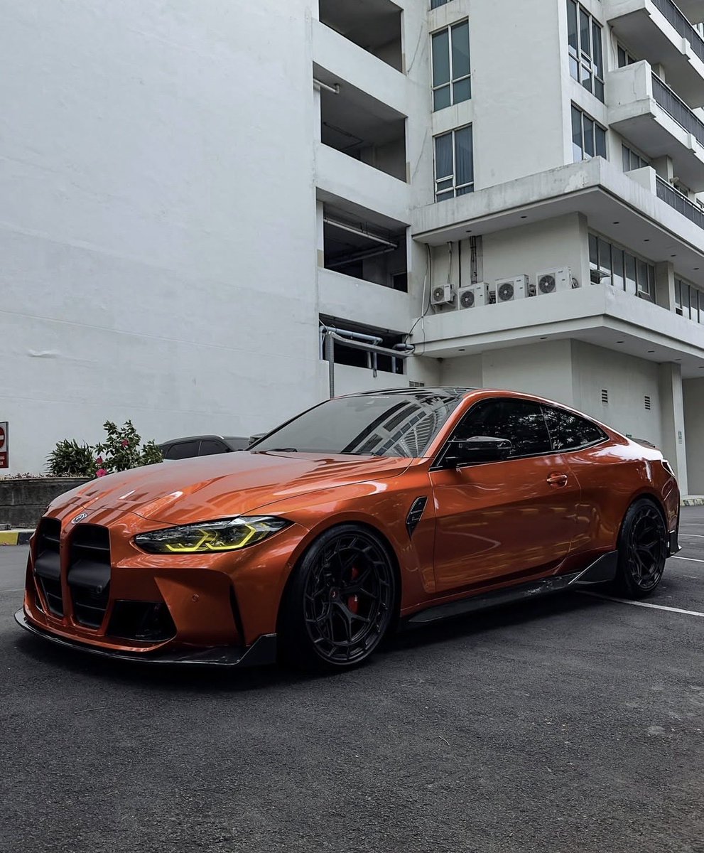 LUX Cars tweet media