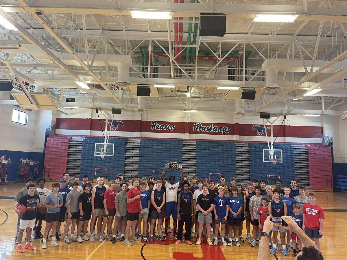 JJP_Basketball's tweet photo. Thanks @jjphsbaseball for coming to the gym today. It was a blast hoopin’ with you guys today!! https://t.co/rbUfstKaIy