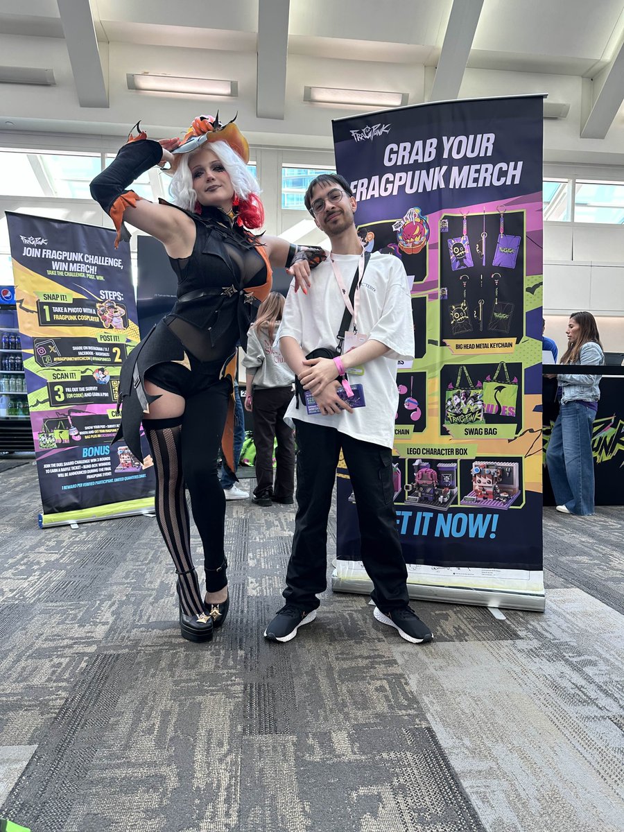 So happy to be at <a href="/TwitchCon/">TwitchCon</a> !
Join us at the fragpunk Booth to play and win crazy prizes 🔥

#FragpunkTwitchcon #FragpunkS3 <a href="/PlayFragPunk/">FragPunk</a> #TwitchConSanDiego