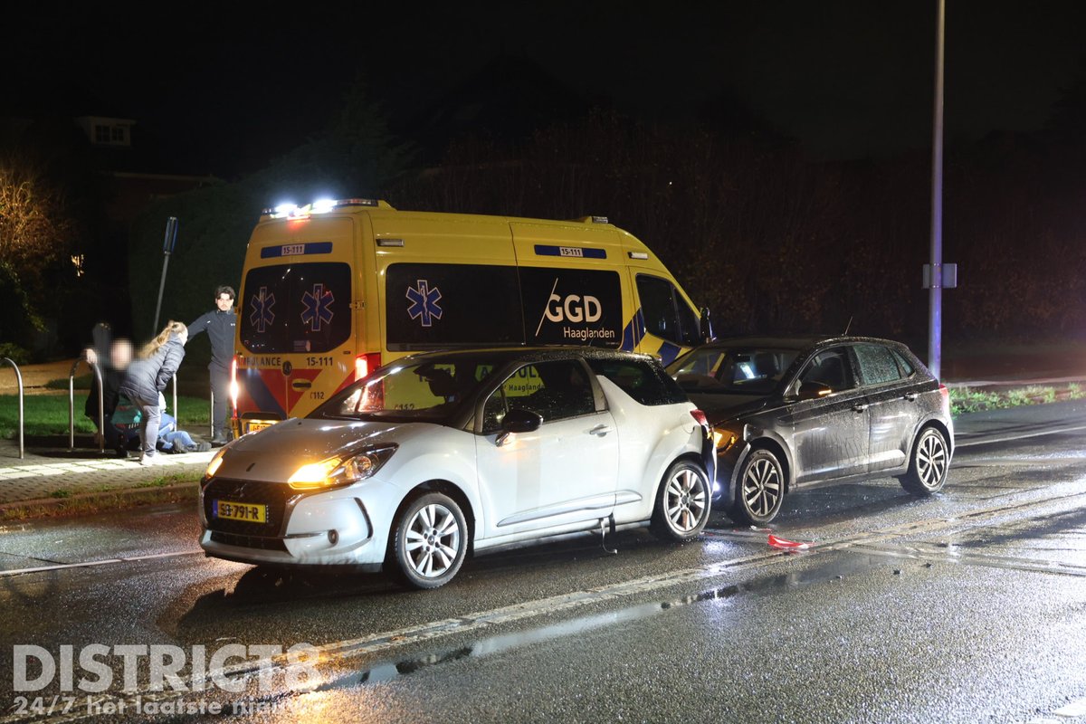 Kop-staartaanrijding op Ypenburgse Boslaan in Den Haag