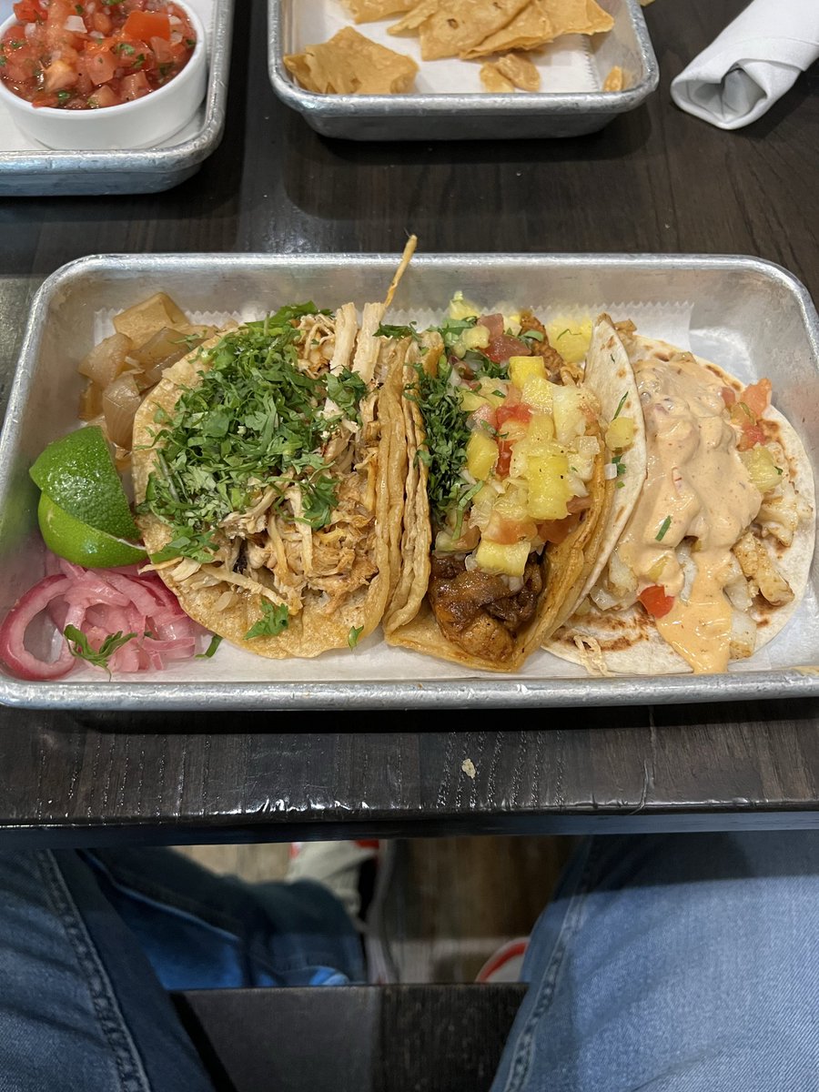 Chorliedaytrade's tweet image. Thanks to all the sad $tsla bulls that bought my night out on the town tonight #charliework 🌮🌮🌮