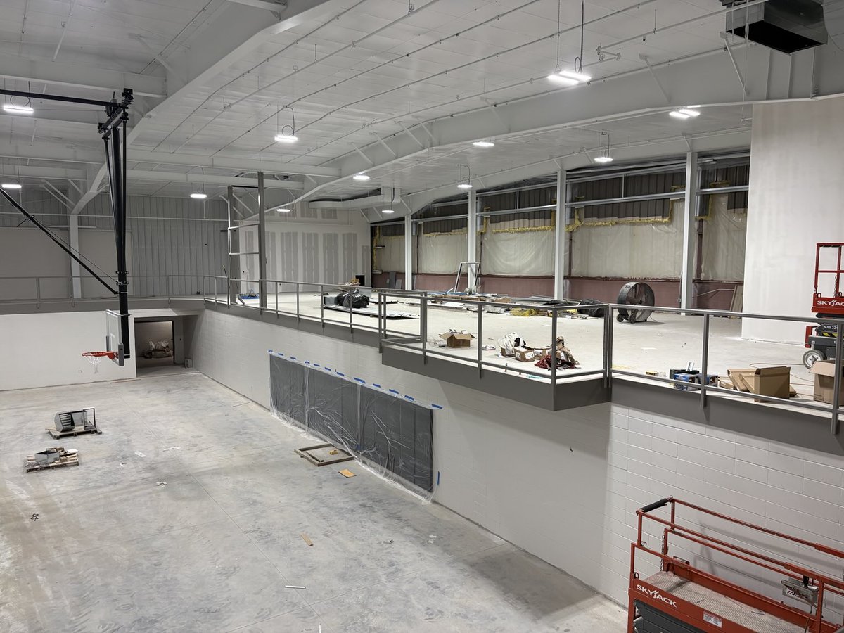 Alumni Bridge is taking shape in the new St. Joseph Christian facility. Windows will be installed to look into our current gym, a 19’ X 9’ high definition screen will go on the far wall, and the broadcast area is in front. This area will be used for many events.