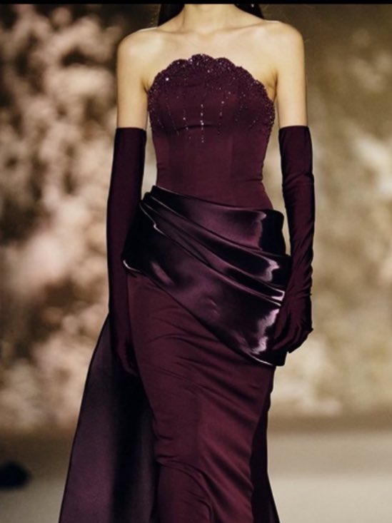 19linnl's tweet photo. I’m obsessed w this dress اااخ ابغاااه https://t.co/Dxhyidl4pa