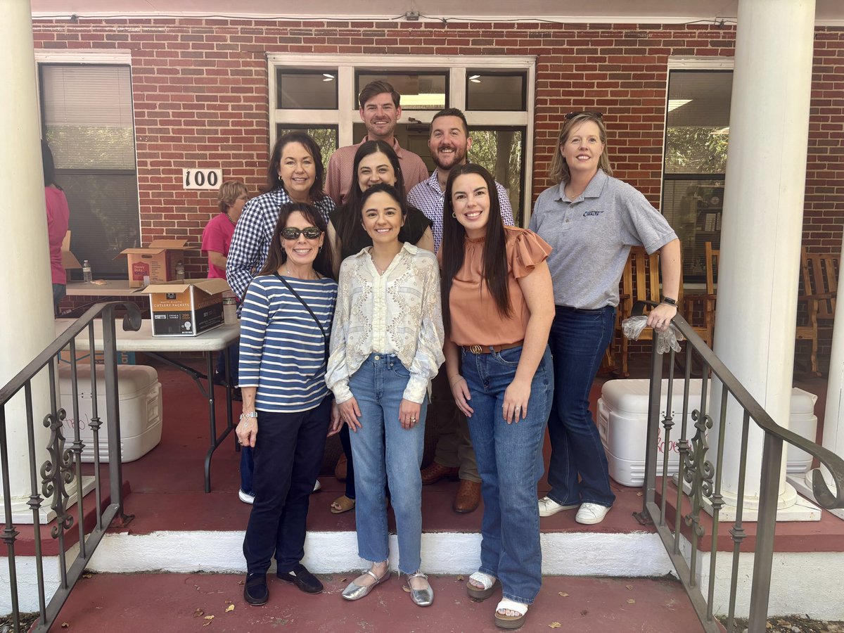 LADeptHealth's tweet photo. LDH leadership enjoyed a day Pinecrest Supports &amp; Services Center in Pineville for the Parents Association's Jambalaya Plate Lunch Fundraiser, with proceeds going to activities which improve quality of life for residents.

Thank you to our compassionate and hardworking staff. https://t.co/hw8fbu6OwI