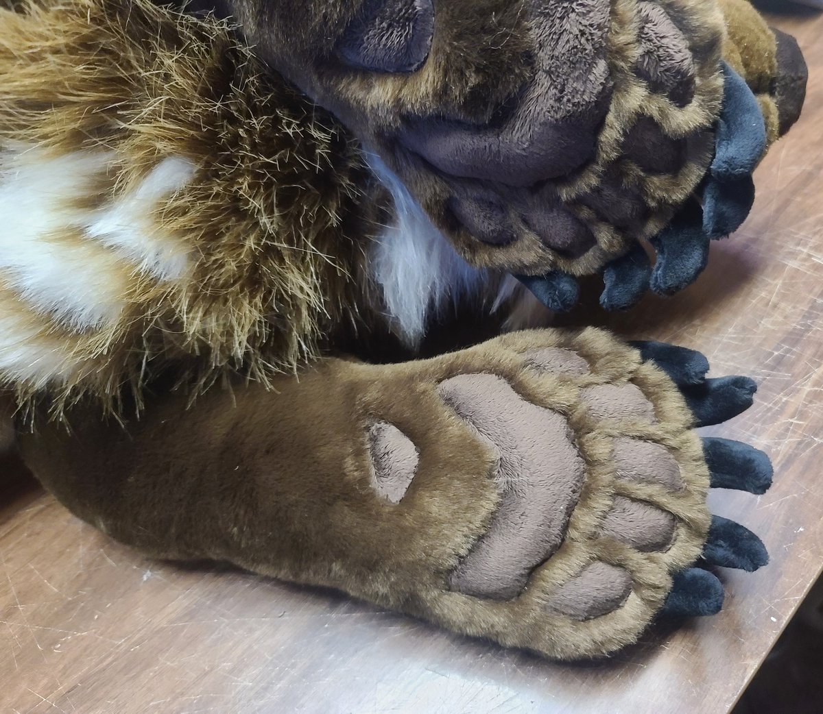 WolfSkin_Studio's tweet photo. I guess i never uploaded this wolverine plush commission with a cute latte marking on the chest 🙏♡ https://t.co/2EdKbn970x