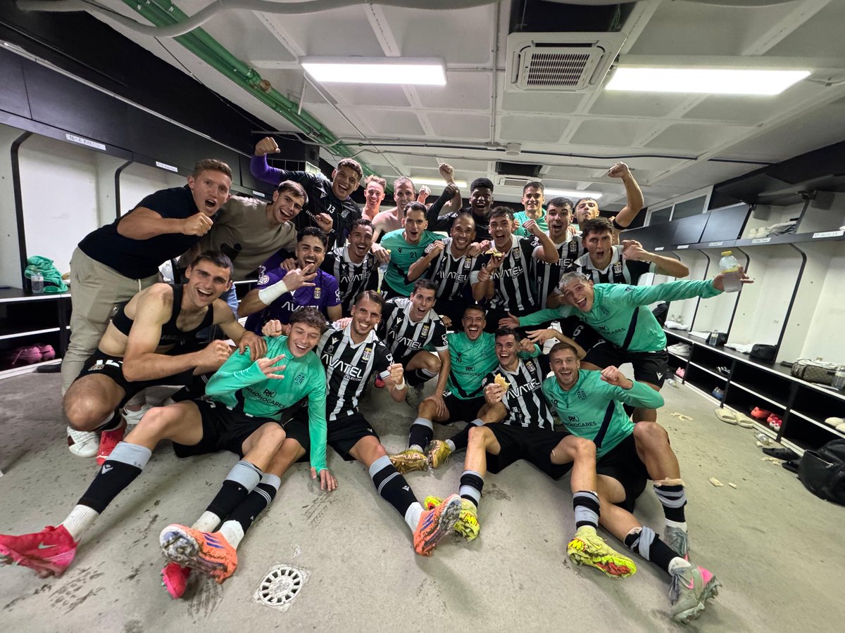 FCCartagena_efs's tweet photo. 🤍🖤 ¡Vaaaaaaaamos! 

🤩 ¡Otro ➕3️⃣ en casa! https://t.co/EVK3zSy8QN