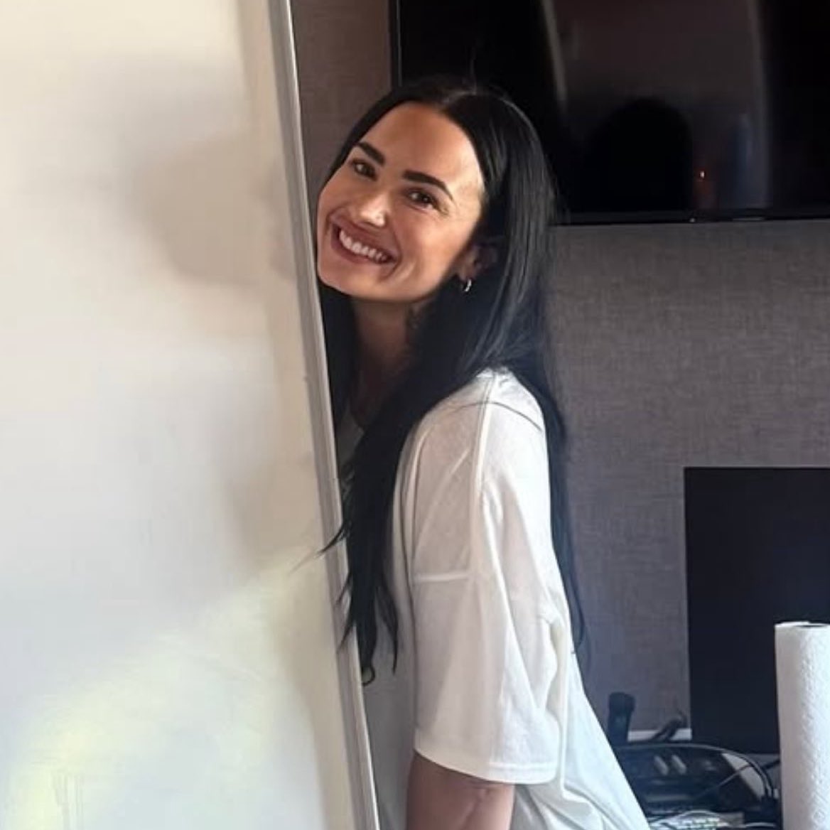 theholydemi's tweet image. protect her forever