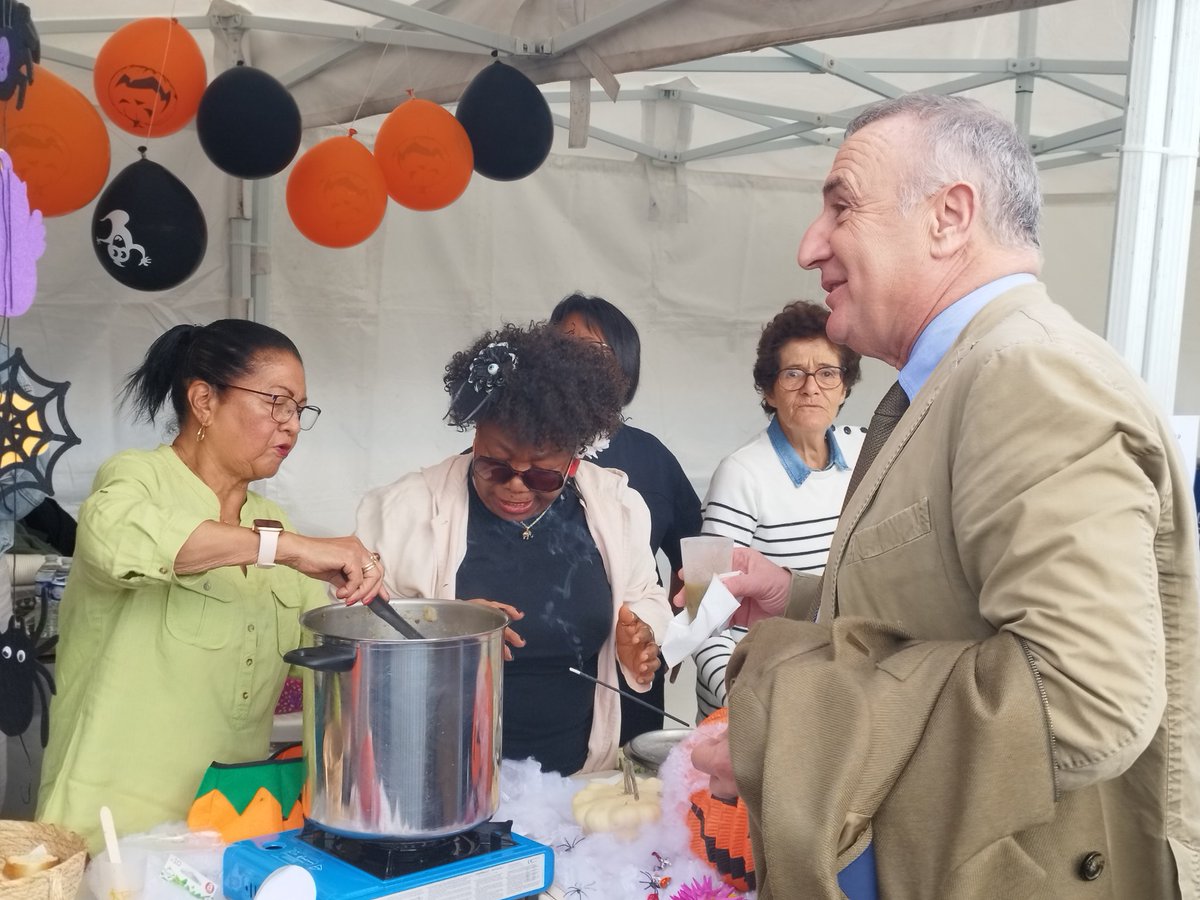 Nous avons la chance à Val-de-Reuil d'avoir <a href="/MA_Jamet/">Marc-Antoine JAMET</a> comme Maire 
Il est présent et à l'écoute des Rolivalois 
Il insuffle un véritable vivre ensemble chez nous à Val-de-Reuil