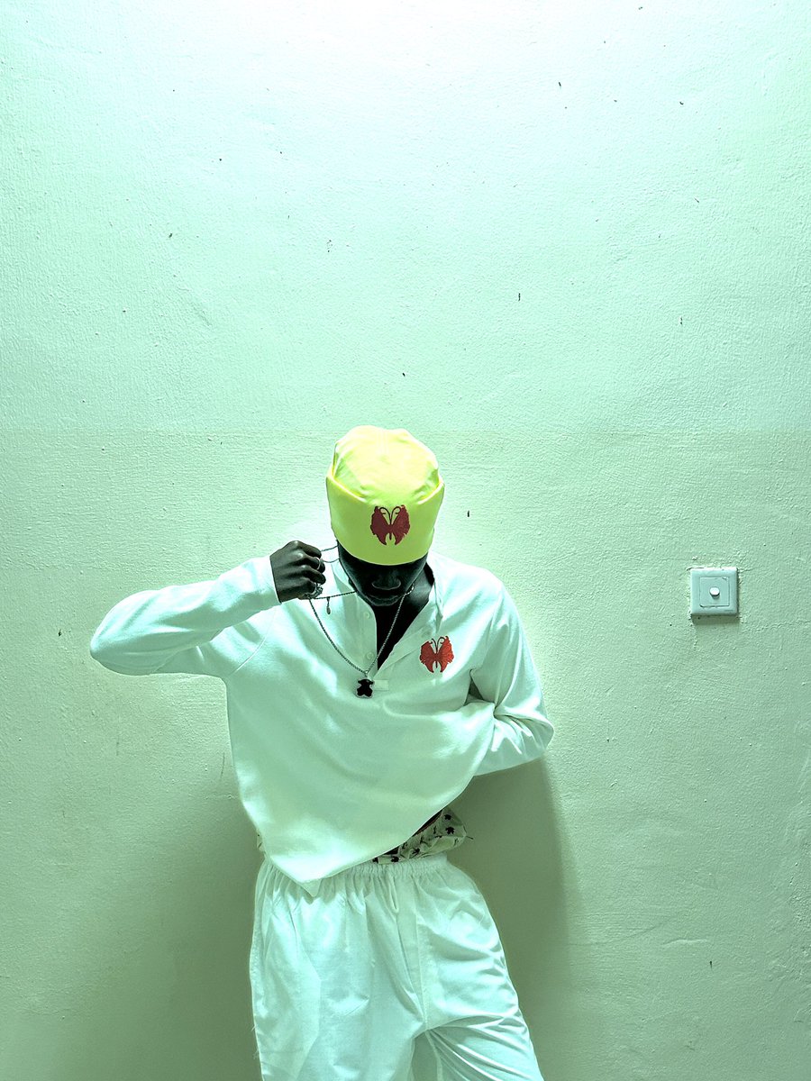 __IMEL____'s tweet photo. _Yellow IMEL beanie X unreleased IMEL top https://t.co/yk0L85djTa