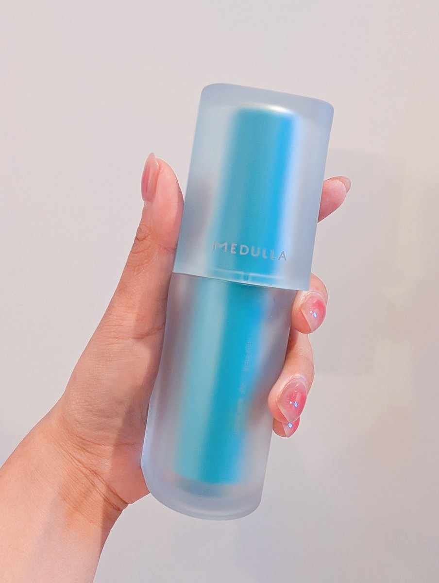 つきこ tweet media