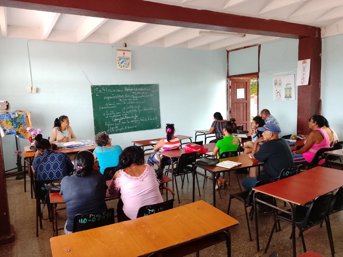 RBalaguert's tweet image. Analizan estado del Comercio y la Gastronomía en su demarcación en #Alquízar #Artemisa en la reunión del Consejo Popular Norte. #PoderPopular #CubaEstáFirme