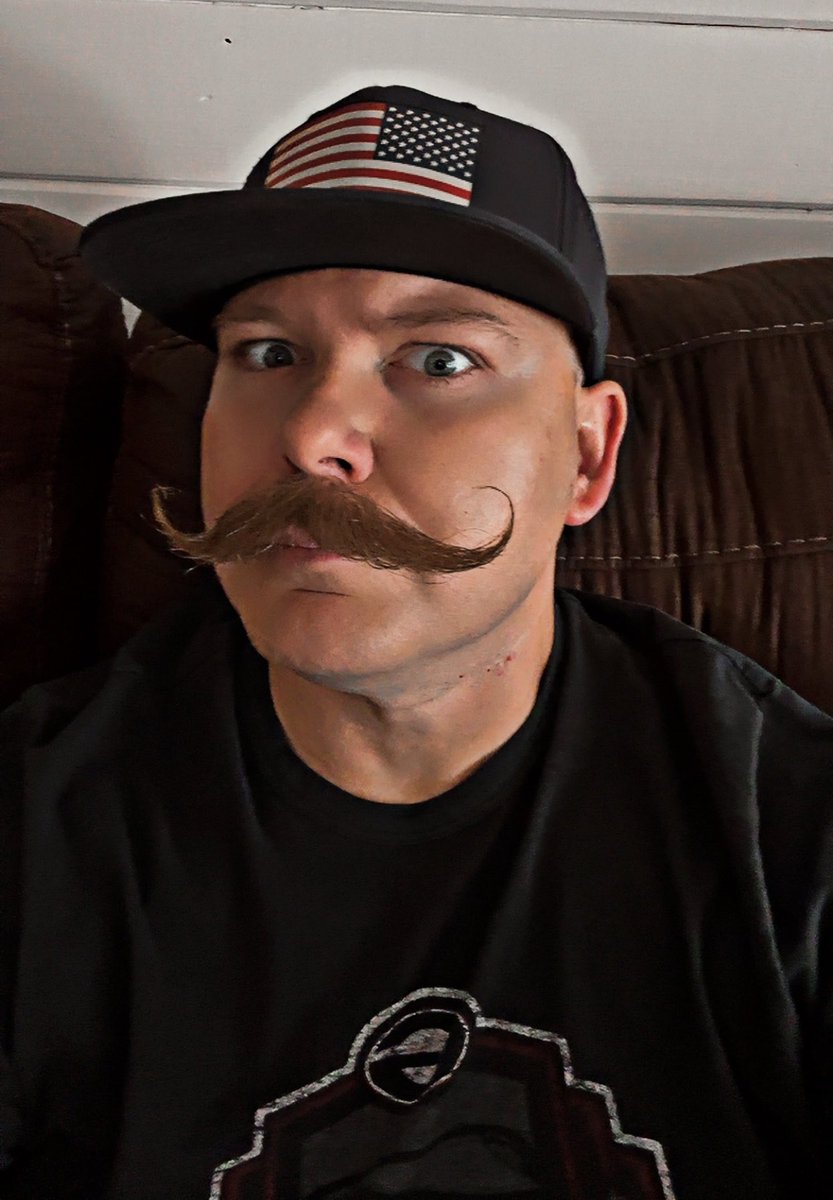 Like if you love America 🇺🇸
RT if you love the DAWGS!

#GoDawgs