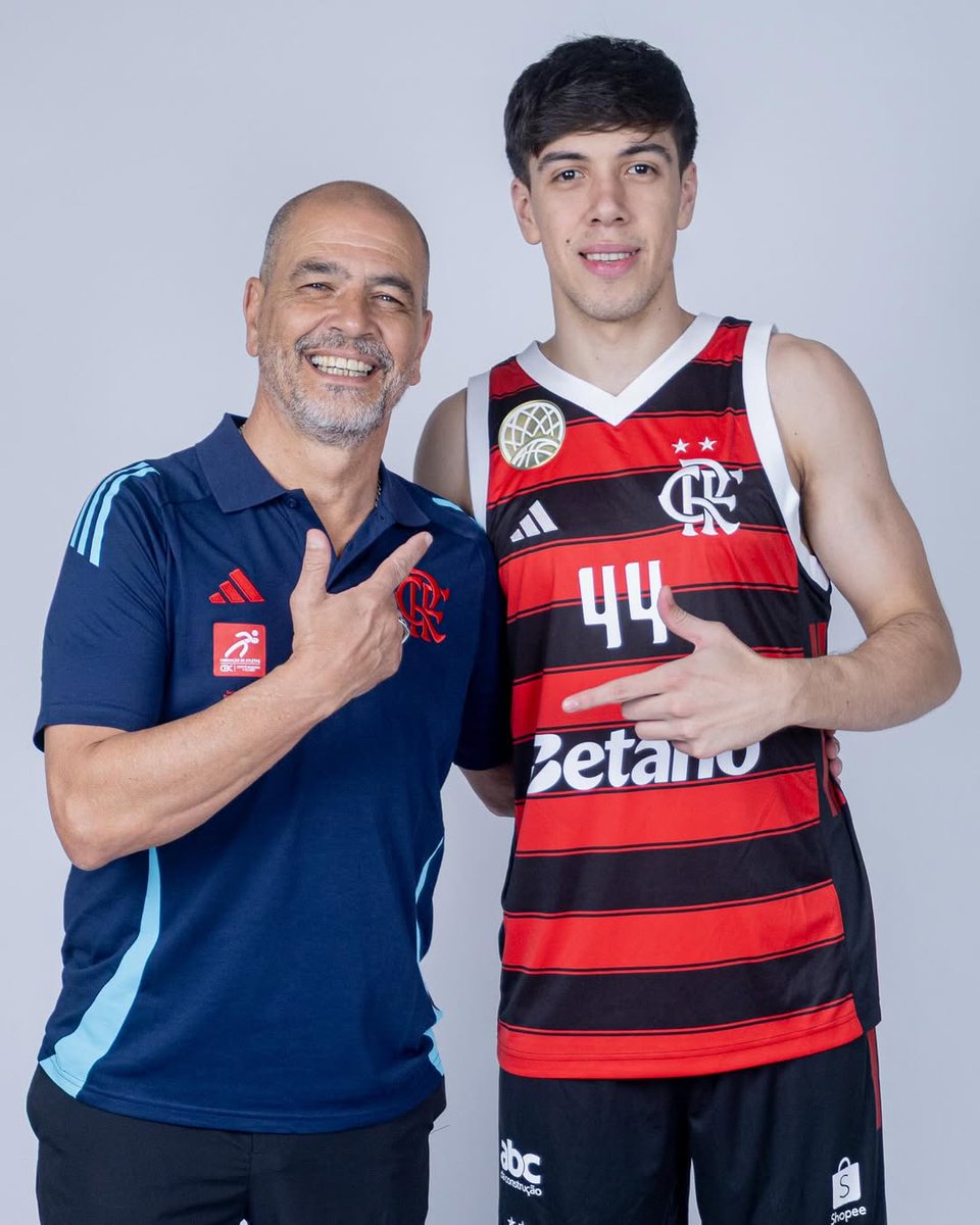 Comienza una nueva temporada de la NBB de Brasil con  6 jugadores y 2 entrenadores argentinos.
A seguir: <a href="/alexnegrete04/">Alex Negrete</a> en Flamengo (Franco Baralle en recuperación) y <a href="/FacuCorvalan7/">Facu Corvalan #7 🇦🇷</a> en Brasilia. #NBB #Brasil