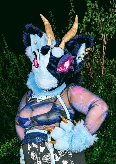 #fursuitfriday 

Honestly my demon girl blows me away every time!
📸: <a href="/PupPastel/">⟡☁️Lenore☁️⟡ AKA 🐶Pastél🐶</a>
🪡: PawsessedFursuits (me)