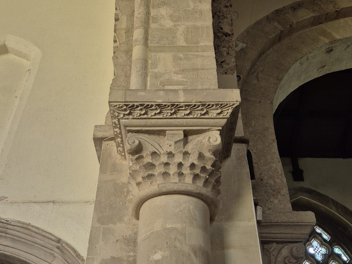 TheHistoryMouse's tweet photo. Mouse leave you with a little something for #RomanesqueRiday (thank you Rufus) from #StAndrewStogursey #Somerset
This is an important and rather overlooked Norman Romanesque church. It has a large amount of Romanesque carving to the arch capitals. But how much has been replaced? https://t.co/jpy8KbqZAh