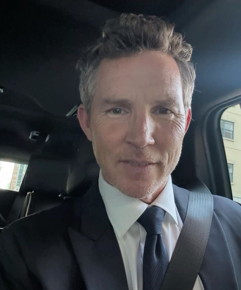 smokeytosy's tweet photo. hope he never stops taking selfies https://t.co/zayGFLb1yn