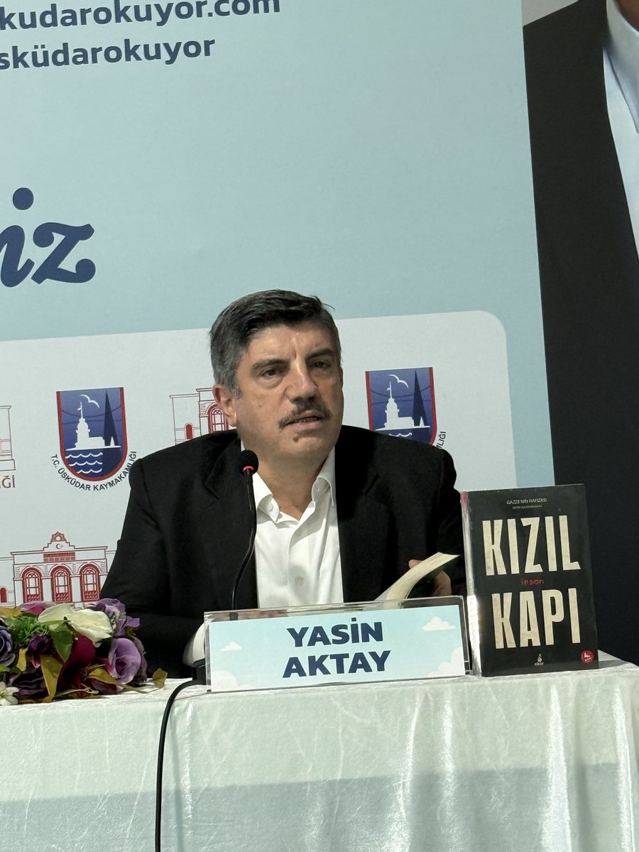 Üsküdar Kitap Fuarında yazarlarımız <a href="/yaktay/">Yasin Aktay 🇹🇷</a>, <a href="/sceranuzakulke/">Süleyman Ceran</a>, Nour Alhila ve Ali Emre ile #KızılKapı’yı konuştuk. Yazarlarımıza ve bizi yalnız bırakmayan okurlarımıza teşekkür ederiz.
<a href="/uskudarokuyor/">T.C. Üsküdar Kaymakamlığı Kitap Fuarı</a>