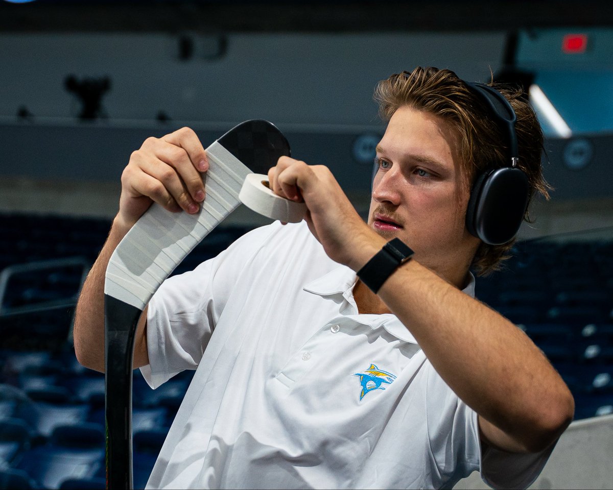 LIUMHockey's tweet image. Some game day content for your feed 😌

#liu #liusharks #collegehockey #sharkattack🦈 #liuhockey