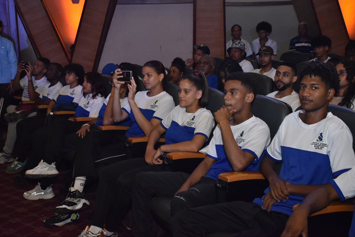 AlisonCabrera23's tweet image. El deporte y la educación van de la mano. Y los #JuegosUniversitarios2025 lo están dejando claro. Kelvin Cruz lo entendió desde el #MinisterioDeDeportes