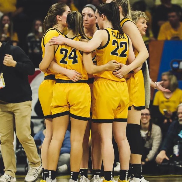 Caitlin’s Iowa teammates were incredible. They celebrated her, and she does the same for them. Coach Bluder truly built a strong sisterhood among her players, and the families fostered the same spirit supportive and kind, not spreading hateful comments online. 💛 🖤