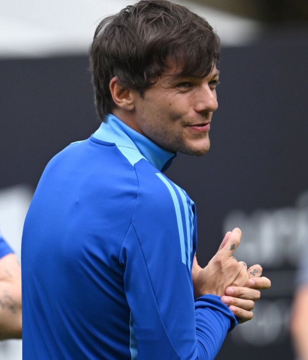 karlu ★ tweet media