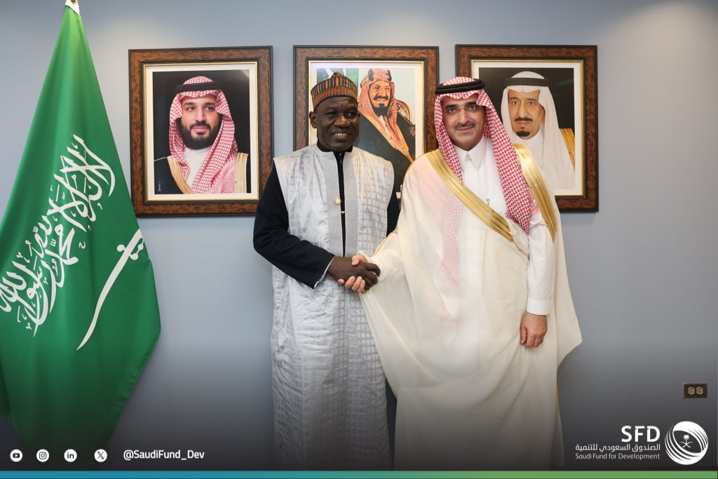 SaudiFund_Dev's tweet image. #WashingtonDC | On the sidelines of the 2025 Annual #WBGMeetings & #IMFMeetings, #SFD CEO Mr. Sultan Al-Marshad met with the Minister of Finance, Economic Planning and Development of the Republic of #Malawi H.E. Joseph Mwanamvekha,.
During their meeting, ways to enhance…