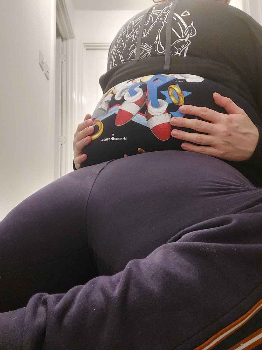 InflatorGuy_'s tweet photo. I'm so big! Huff~ https://t.co/g19er7euJ4