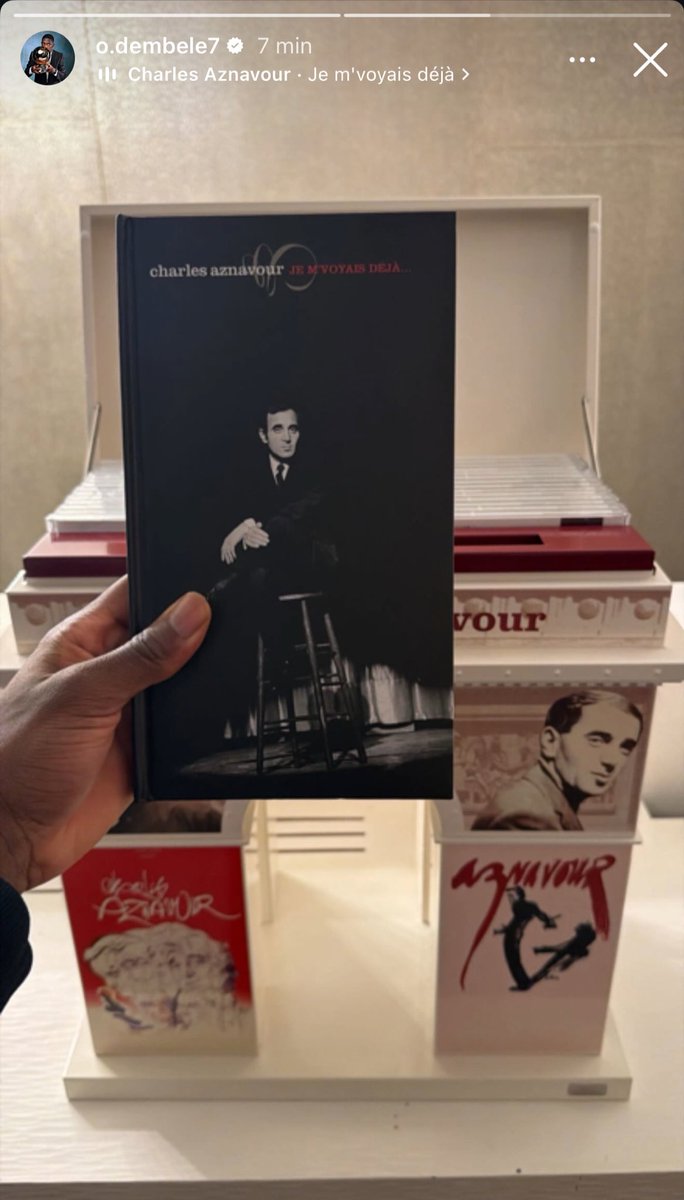 _BeFootball's tweet photo. Ousmane Dembélé 🇫🇷 a reçu un Arc de Triomphe personnalisé à l’effigie de Charles Aznavour dont il est un grand fan. ❤️

(IG) https://t.co/ubi1JPK8Nn