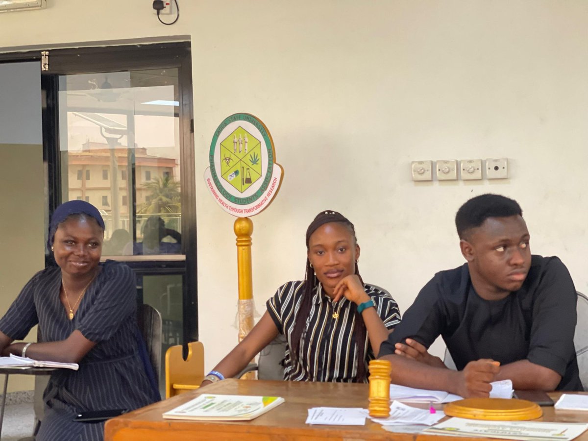 lasupsa_spc's tweet photo. LAGOS STATE UNIVERSITY PHARMACOLOGY STUDENTS ASSOCIATION 

⚖️4TH STUDENTS' PARLIAMENTARY COUNCIL ⚖️ Led by Rt. Hon. Jolayemi Oluwadamilola, had her FIRST BUSINESS TODAY ✨.

It was a joint session between the Parliamentarians and Executives 💚. https://t.co/I4DEnIY9ln