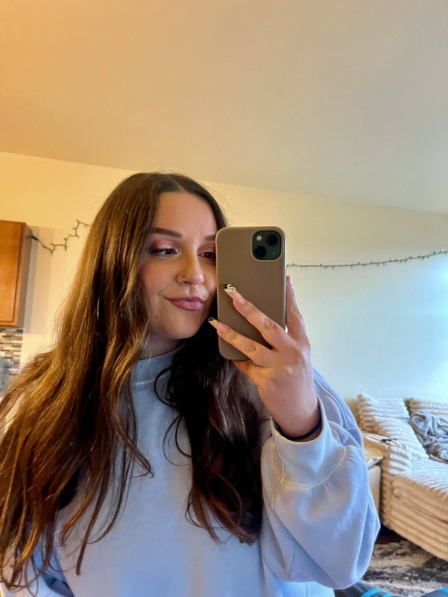 back up ugly boy you’re scaring me. now send $50 for the trauma of looking at u