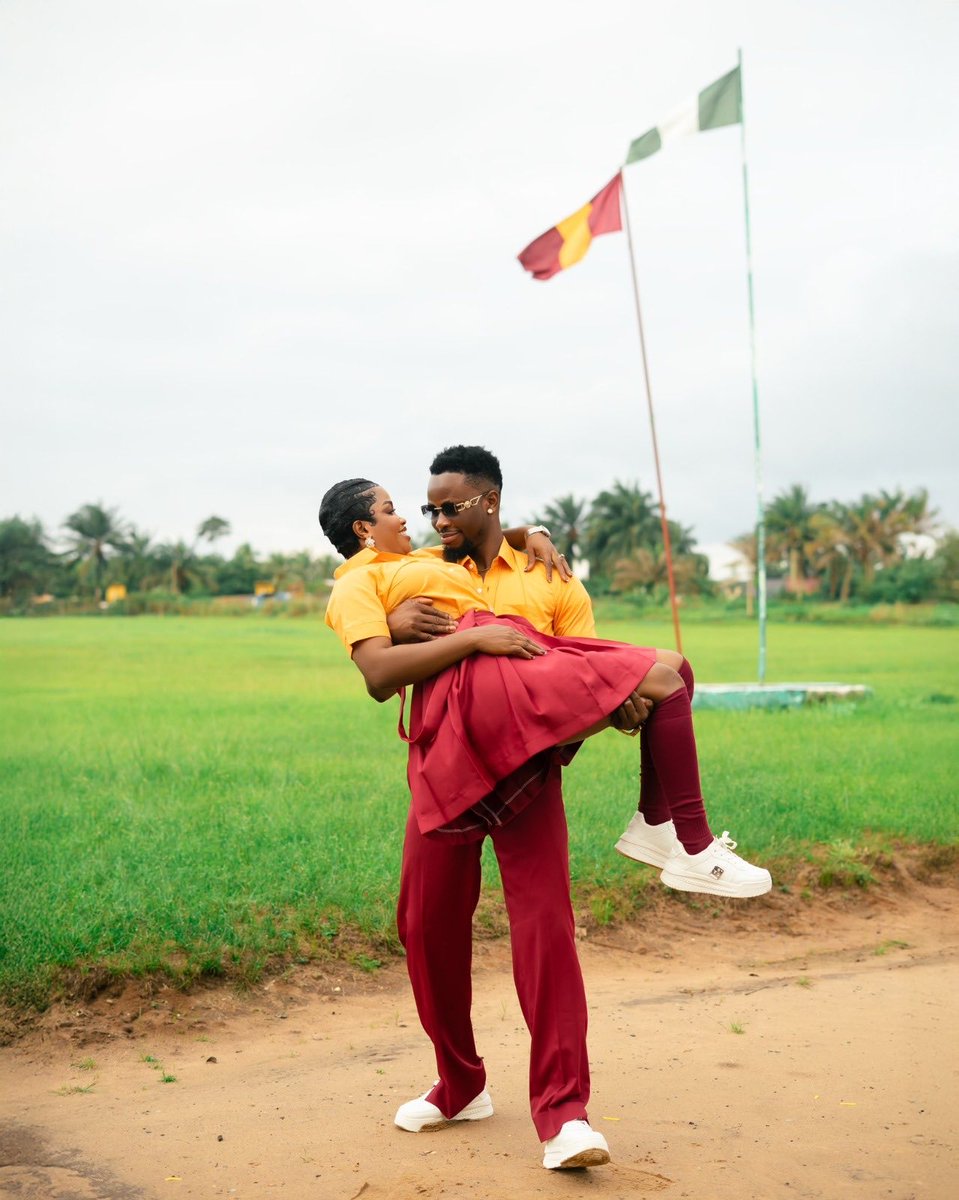 instablog9ja's tweet photo. Couple Who Met in Secondary School Tie the Knot After 18 Years, Recreate Their Old SS1 Photo https://t.co/74ipXtl4gC