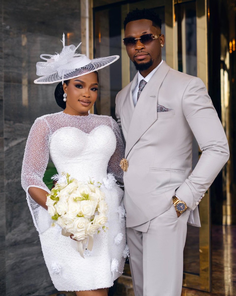 instablog9ja's tweet photo. Couple Who Met in Secondary School Tie the Knot After 18 Years, Recreate Their Old SS1 Photo https://t.co/74ipXtl4gC