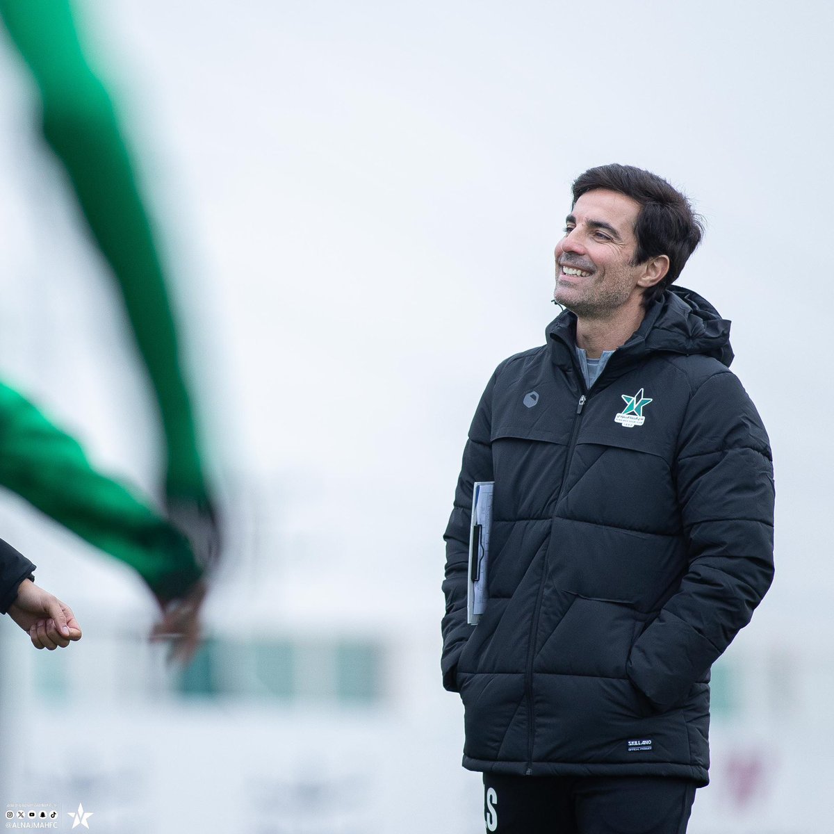 لايلام على مايحصل احضروا عناصر على اقل القليل صاحيه وبتشوف اداء خيالي اتمنى الادارة ماتروح مع قرار اقالته بل اقالة من جلب العناصر الضعيفه 

ماريو سيلفا عراب الصعود 💚