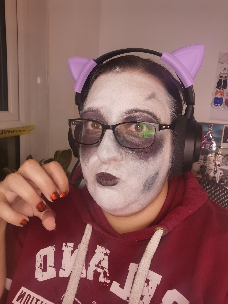 Reyiell's tweet photo. Thank you so much for another great stream❤️

This zombie's heart is full of love, we smashed the £160 target 🥰 @BX_StreamTeam

Thanks you @RetroBreakNick @risu_chuu @Undeadboll &amp; Winters for the help &amp; laughs

#hallowstream #fundraising #bluecross https://t.co/2b0YnV4qHa