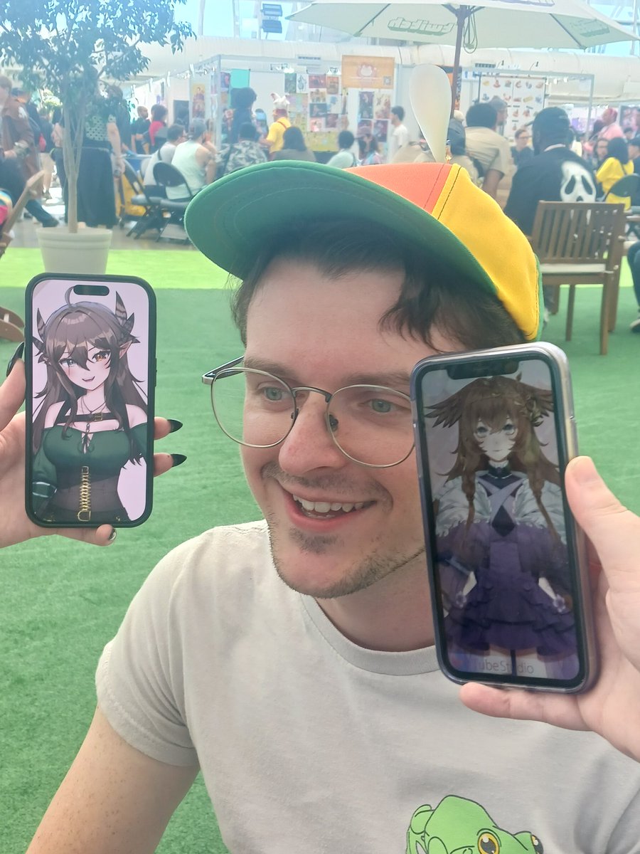 Guess who I found in the artist alley!
<a href="/Arar_VT/">Arar 🐐</a> <a href="/KumiVT/">Kumi 🪶</a>