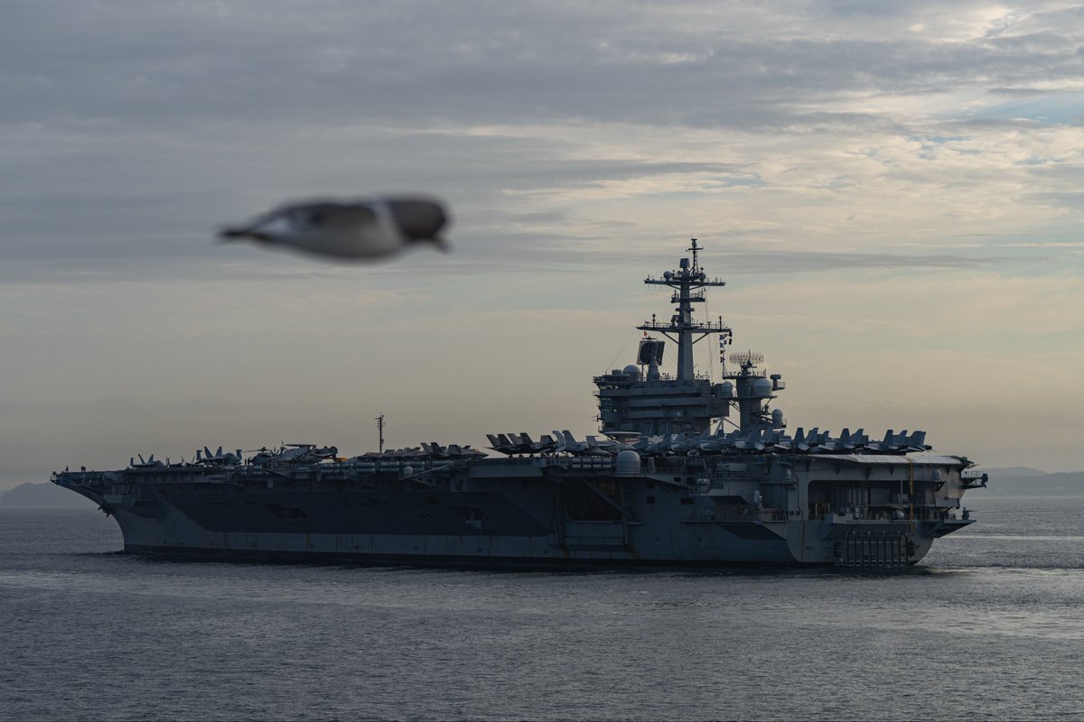 東京湾フェリーチャレンジ6:20久里浜発より。 「ジョージ・ワシントン