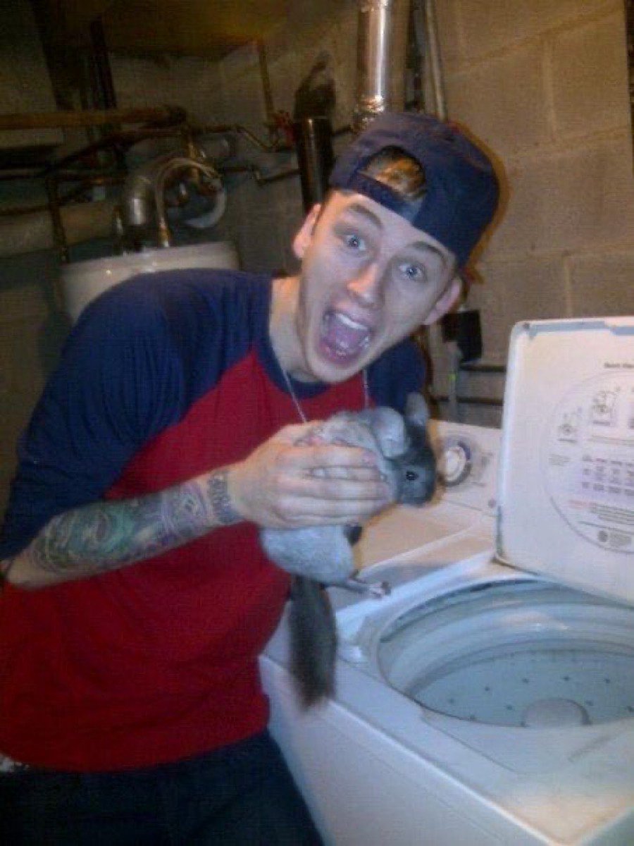 xEtherealMGKx tweet media