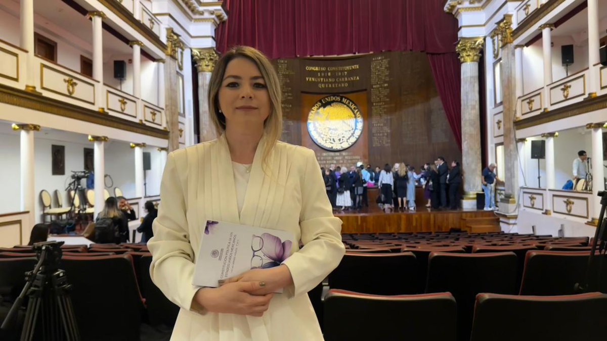 🟣 En el marco del aniversario del voto de las mujeres en México, la Mtra. Alejandra Velarde Félix <a href="/VelardeAlejan/">Alejandra Velarde</a> Magistrada del #TEESonora, participa en el conversatorio “La Constitución Política de los Estados Unidos Mexicanos con una Mirada Violeta”, organizado por el