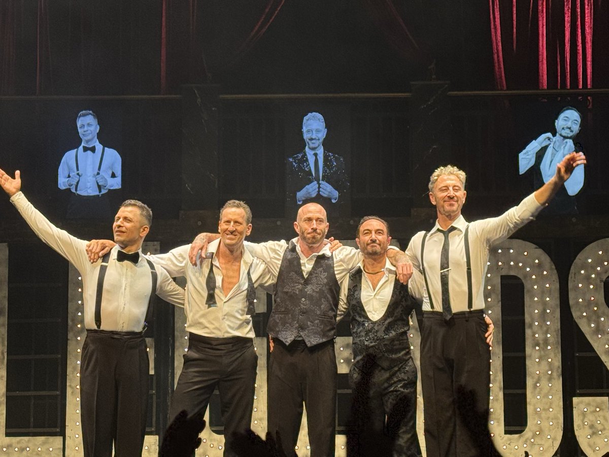 Tino101's tweet photo. @BrendanCole @ianwaite @The_JamesJordan @vincentsimone @PashaKovalev Legends!  THE best show I’ve seen in a long time! Can’t wait til next year!  Thanks so much 🥰 https://t.co/Xuzr0o7uNv