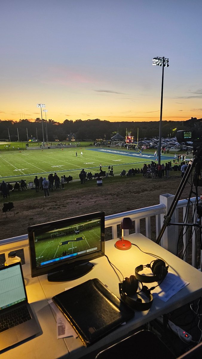 TNC_Sports's tweet image. Getting ready to record Needham Football vs Braintree. It will air Monday night at 7
#theneedhamchannel #NeedhamRockets #GoRockets #NeedhamFootball