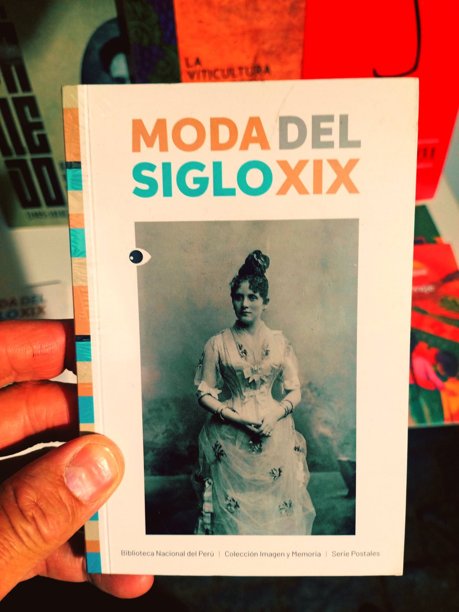 mgomezburns's tweet photo. #Arequipa: Hoy vienes 17 es el último día para visitar la feria del libro del Congreso internacional de La lengua española. Aqui algunos libros disponibles: https://t.co/wF8aMVBpDa