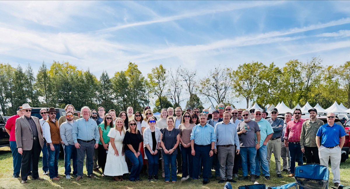 What a great day for Sherman Carter Barnhart Architects to enjoy a Lexington tradition at Keeneland!
We love opportunities to step away from the office and spend time together outside of work. Grateful for this beautiful weather, great racing, and even better company! 🌤️💙🐎