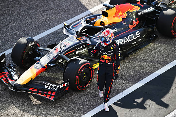 1⃣ Verstappen se lleva la Pole en la Sprint, por delante de los dos McLaren.

Buen día para los españoles. Ferrari ni está ni se le espera. 😬

#F1 #USGP🇺🇸