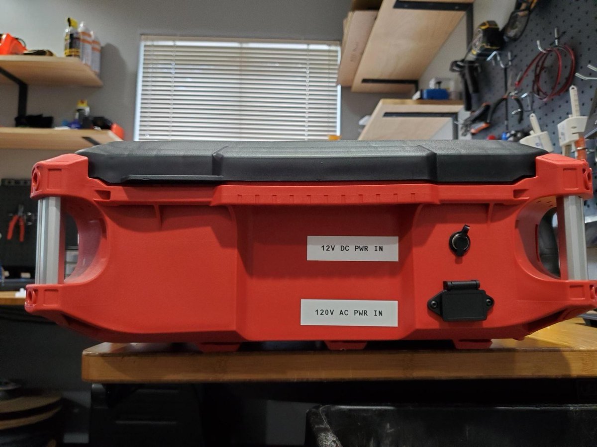 peterwest80's tweet photo. A custom Milwaukee SpeedFusion packout case equipped with Peplink dual 5G BR2 Pro 5G and an all day battery with high gain antennas for the best internet possible at the construction site for zero-day internet powered by T-Mobile 5G and Verizon 5G https://t.co/E2YeXG3L2E https://t.co/EKX4FCzMo7