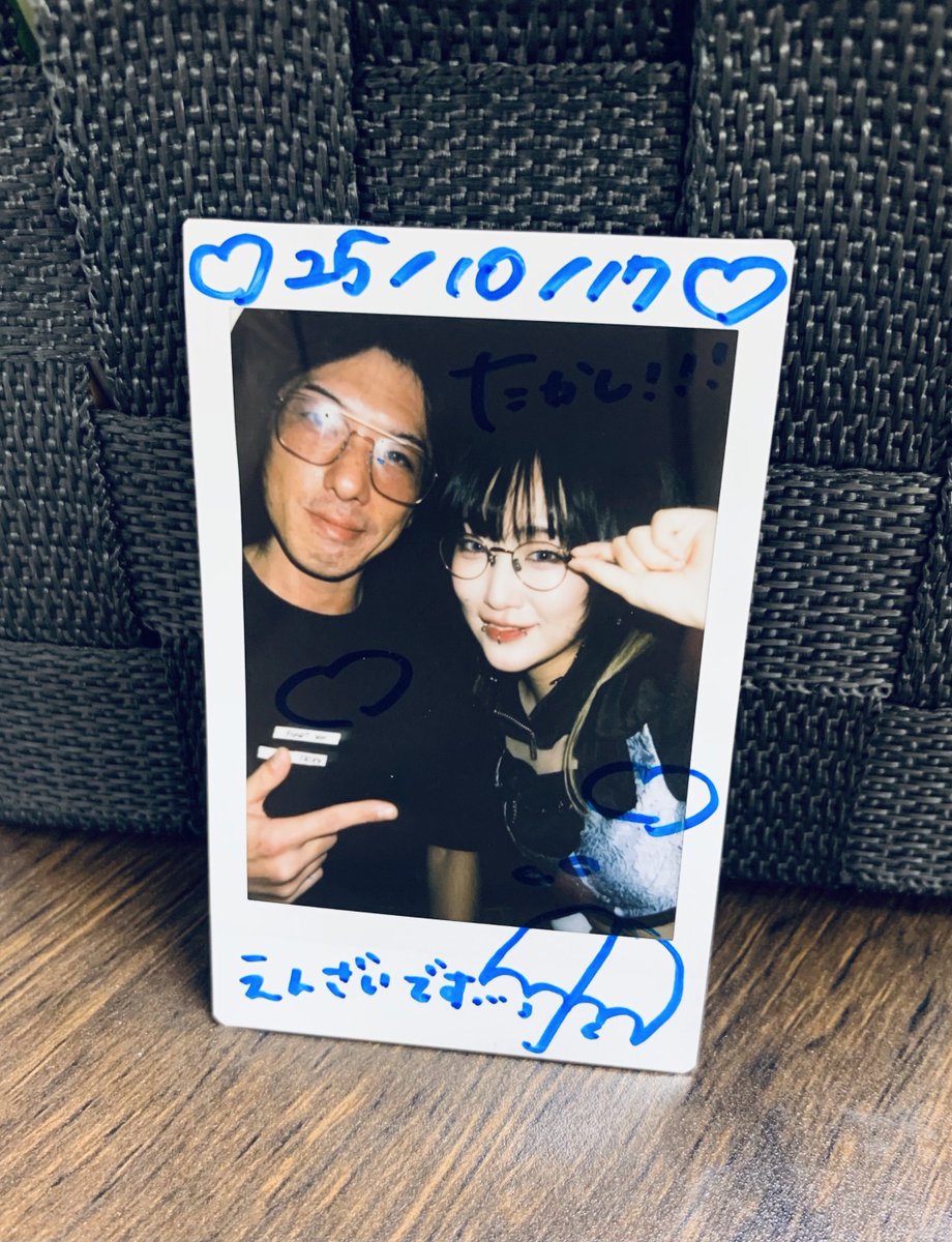 14_BLOCKS_VC's tweet image. 私事ですが11月1日より新たな仕事を任されることとなり、その準備も無事完遂、10月残りは行けるとこ行くぞ！って感じで昨日はVARONす🙂
昨夜のシグちゃん☔️ロック＆ロールしてましたよ（バンドノリ失礼します）⚡️
対バンもカッコ良く&quot;欲望の街&quot;は美しく輝いておりました✨

#拝啓時雨日和