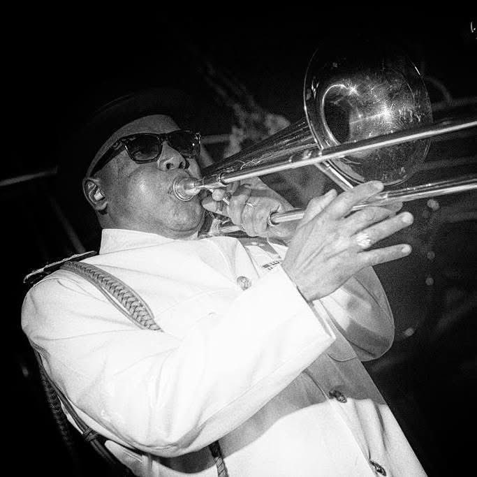 #josephbowie #arrivalday #sunradio now-6am cest / 6p-mid eastern livestream https://t.co/8RxDRtCNGE 