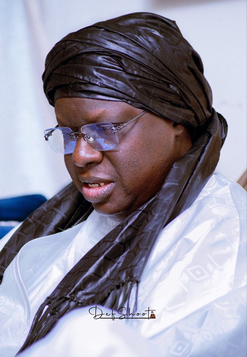 defshoot69029's tweet photo. Un moment béni lors de la sortie du Khalife Général des Layennes ce Jummah. Sa présence illumine nos cœurs et guide nos pas. Puisse Allah nous accorder Ses bénédictions et Sa miséricorde en ce jour sacré.
#JummahMubarak #Layennes #KhalifeGeneral  #Spiritualité #Islam https://t.co/D9EcFfT6Cz