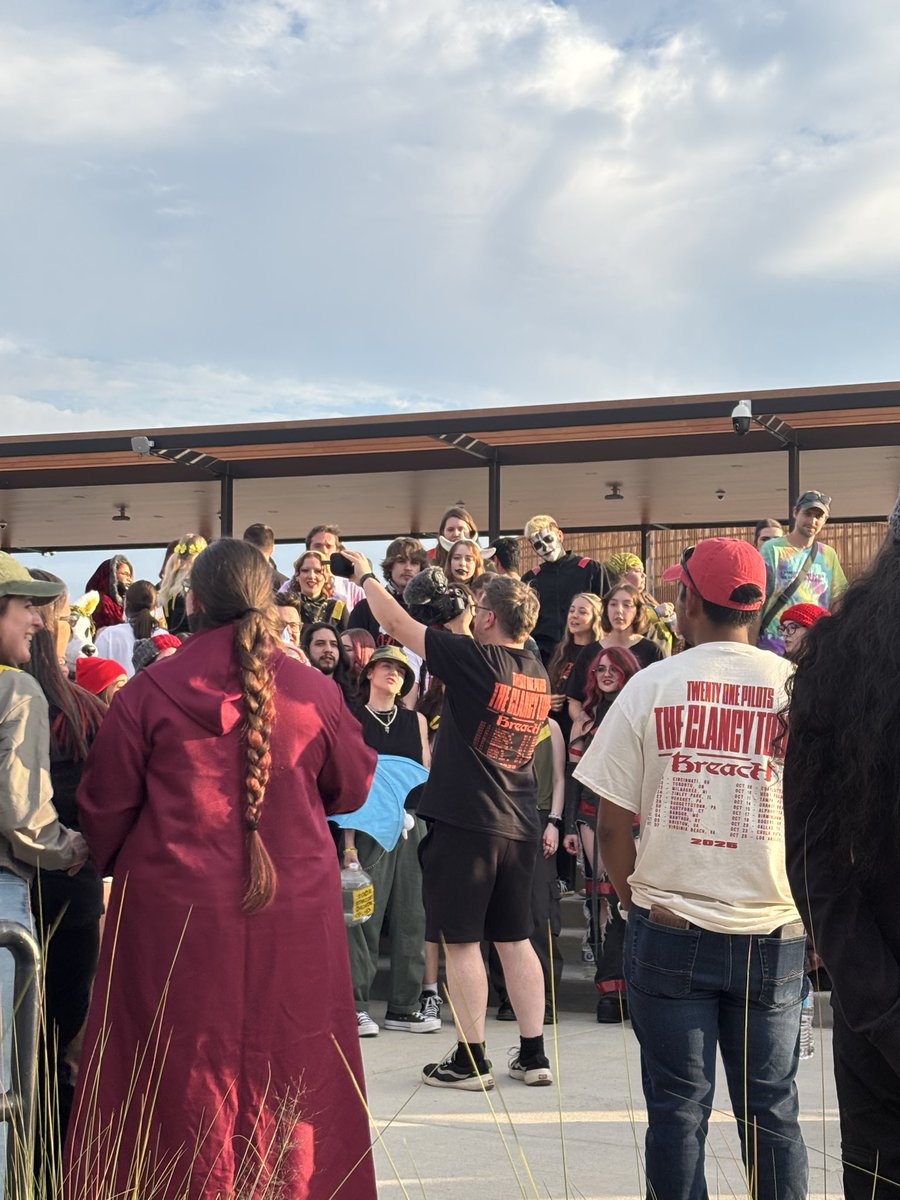 clancystaxicab's tweet image. finally saw mark filming!