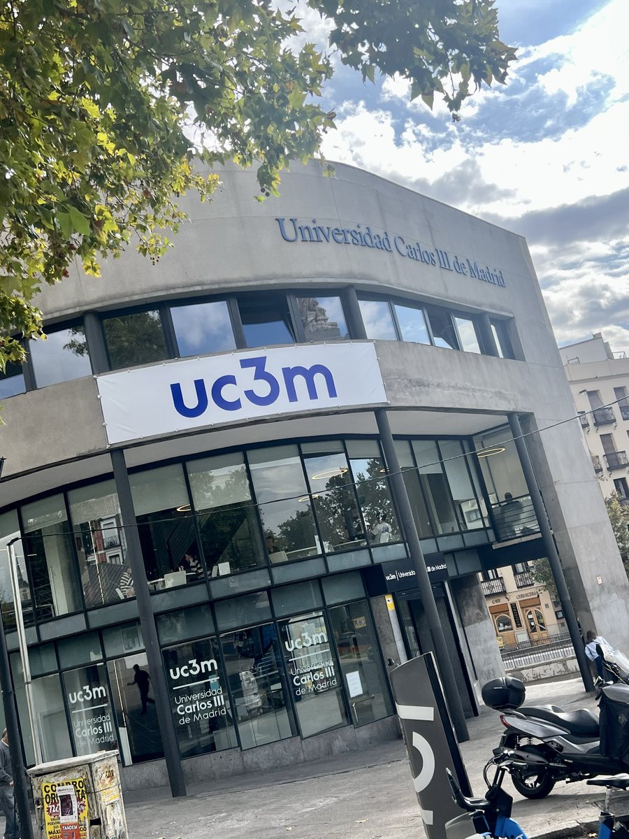 De regreso a mi alma máter, la Universidad Carlos III de Madrid, tengo el honor de reencontrarme con mi Prof. Fernando Bondía Román, ya retirado, tras una intensa jornada coordinando el Máster en Propiedad Intelectual de esa alta casa de estudios.